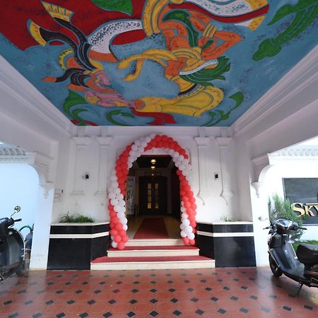Hotel Sky Park Mattanur Exterior photo